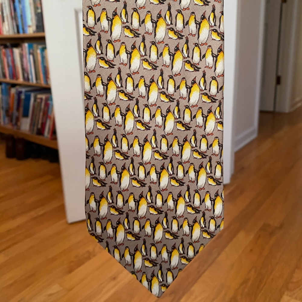 Banana Republic silk grey tie with penguin pattern